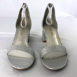 Dream Pairs Women’s Chunkie Low Heel  Ankle Strap in Silver Glitter size 7 NWOT